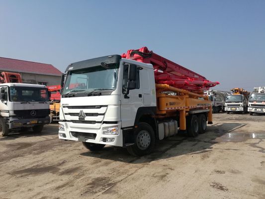 प्रयुक्त Sany 37m Howo ट्रक कंक्रीट पम्प पर चढ़कर बड़े कंक्रीट पम्प ट्रक का उपयोग करता है