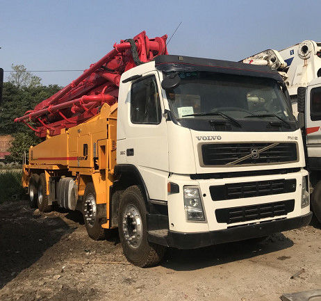 हाई फंक्शनिंग कंक्रीट ट्रेलर पंप Putzmeister 42M वोल्वो प्रयुक्त