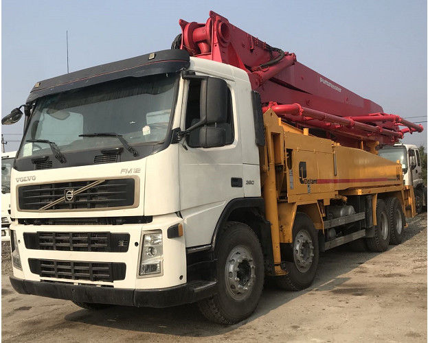 हाई फंक्शनिंग कंक्रीट ट्रेलर पंप Putzmeister 42M वोल्वो प्रयुक्त