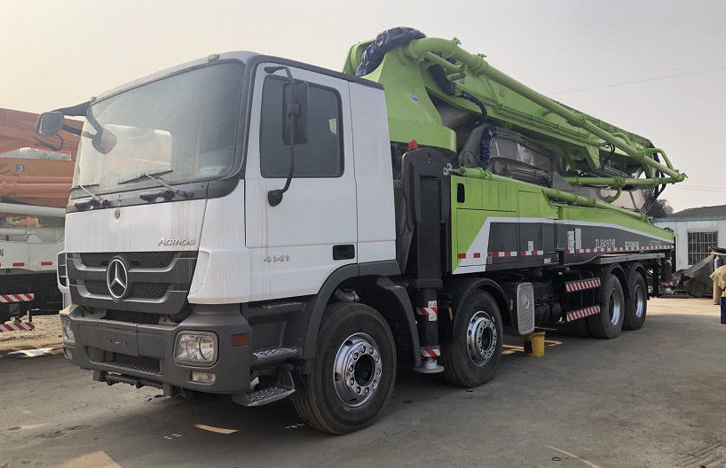Actros 4141 Zoomlion बेंज कंक्रीट पम्प ट्रक 180 M3 / H 300 Kw 52M . का इस्तेमाल करता है
