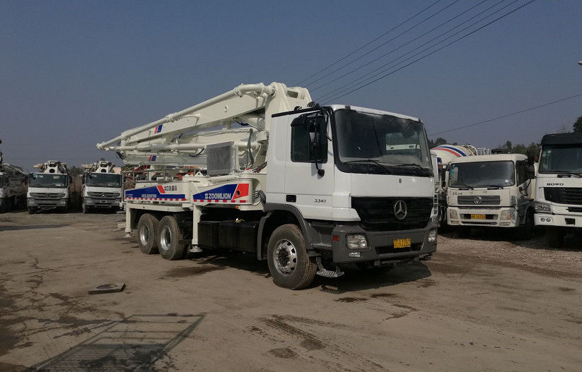 OM501LA ट्रक कंक्रीट पम्प Zoomlion 37m बेंज कंक्रीट पम्प ट्रक का इस्तेमाल किया