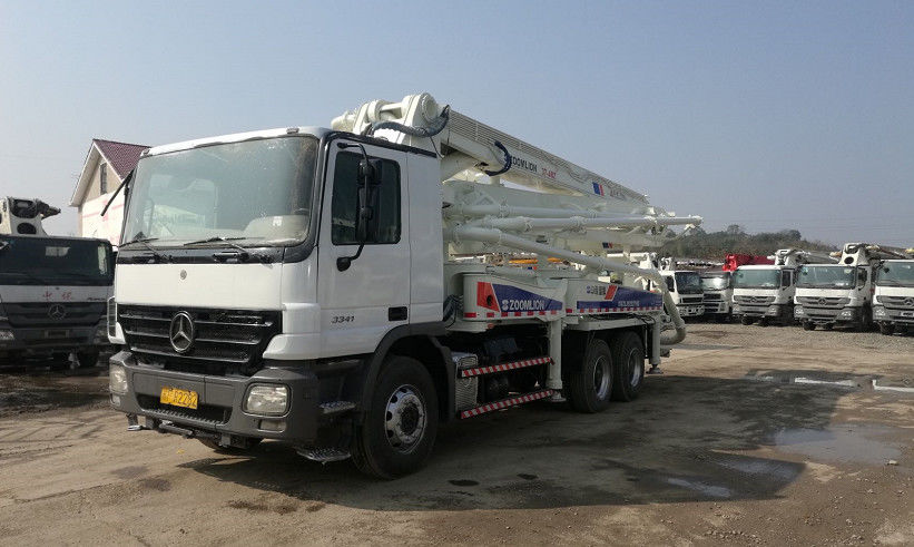 OM501LA ट्रक कंक्रीट पम्प Zoomlion 37m बेंज कंक्रीट पम्प ट्रक का इस्तेमाल किया