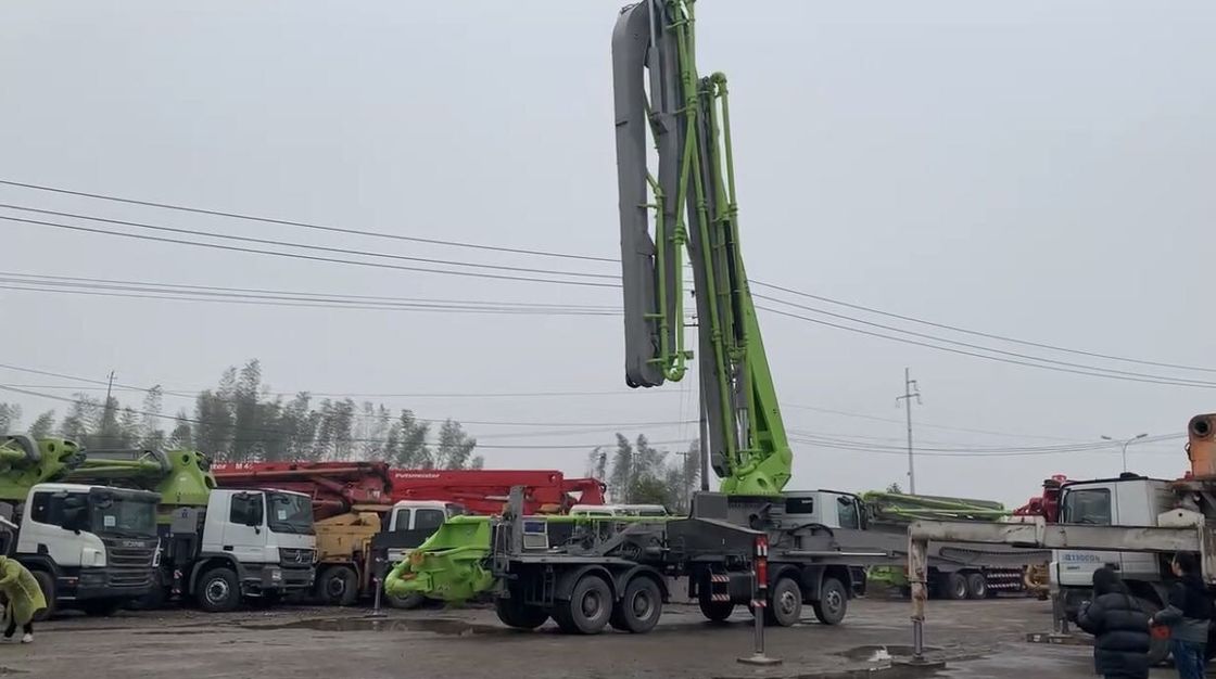 प्रयुक्त कंक्रीट ट्रेलर पंप जूमलियन बेंज 56 एम 150 एम 3 / एच