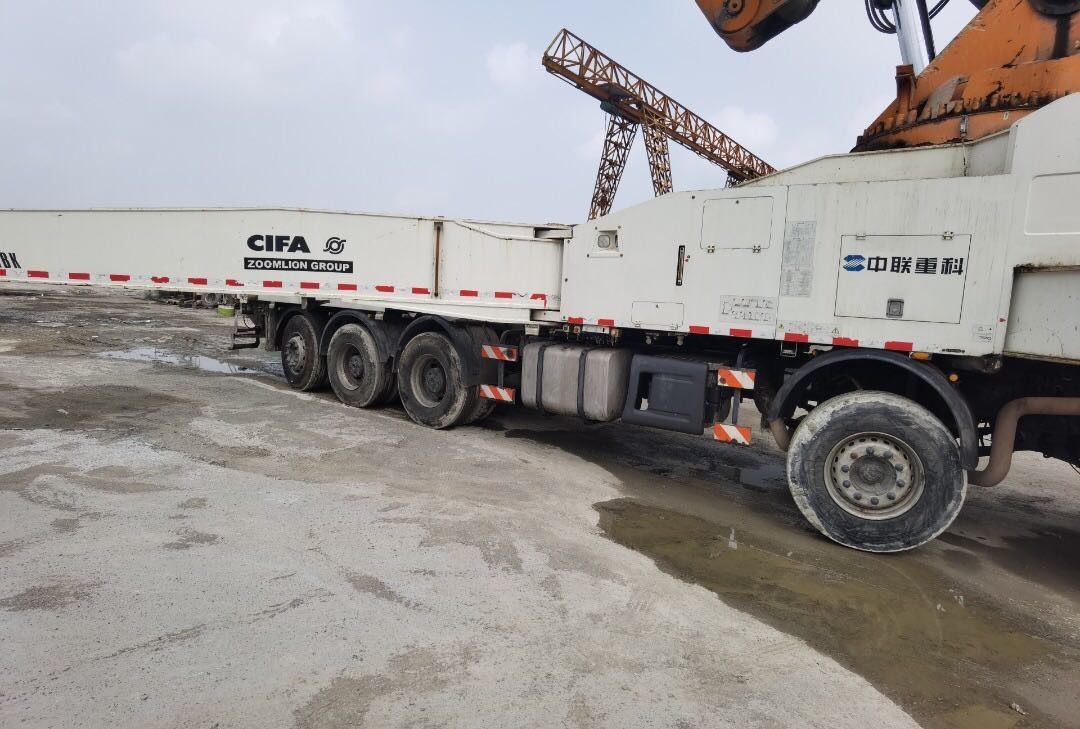 दूसरा हाथ स्कैनिया 60 मीटर ट्रक कंक्रीट पम्प प्रयुक्त कंक्रीट पम्प ट्रक घुड़सवार