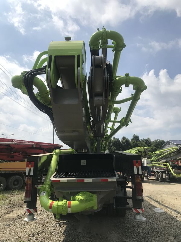 52m बूम के साथ प्रयुक्त कंक्रीट पम्प ट्रक