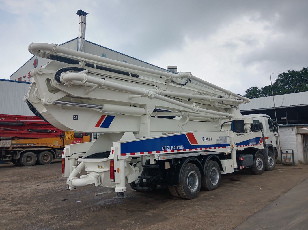 300KW नवीनीकरण बेटन पंप डीजल इंजन के साथ कंक्रीट पम्प ट्रक 50m बड़े आकार का इस्तेमाल किया:
