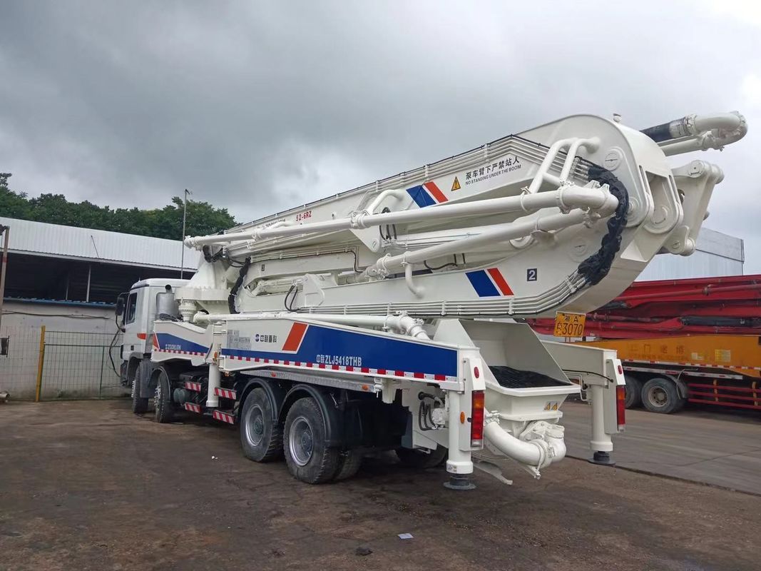 300KW नवीनीकरण बेटन पंप डीजल इंजन के साथ कंक्रीट पम्प ट्रक 50m बड़े आकार का इस्तेमाल किया: