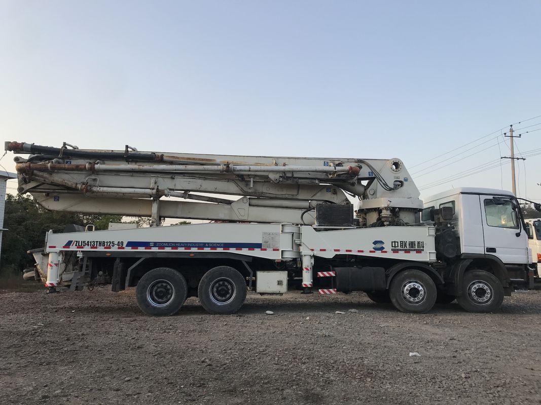 Zoomlion 46m 2nd हैंड ट्रक, 4 एक्सल ट्रक व्हाइट कलर रिमोट कंट्रोल