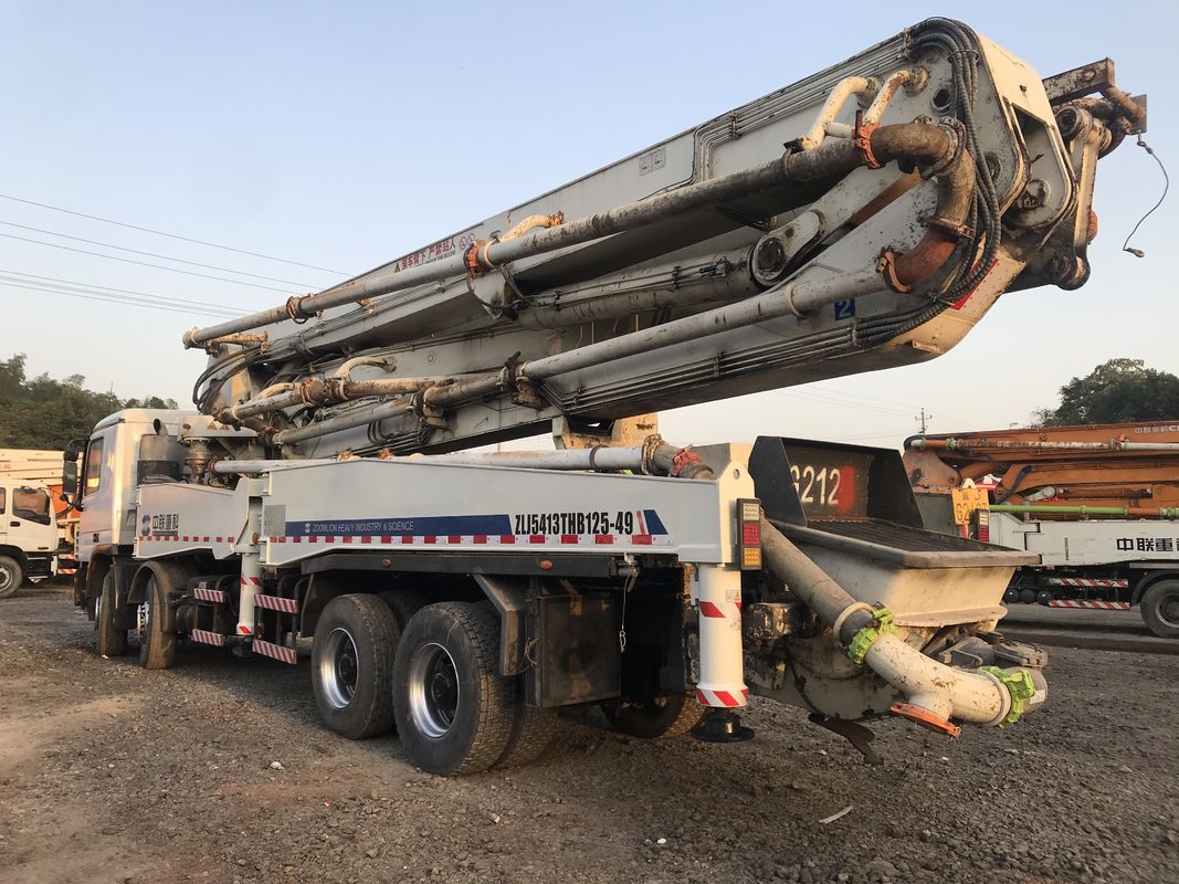 Zoomlion 46m 2nd हैंड ट्रक, 4 एक्सल ट्रक व्हाइट कलर रिमोट कंट्रोल