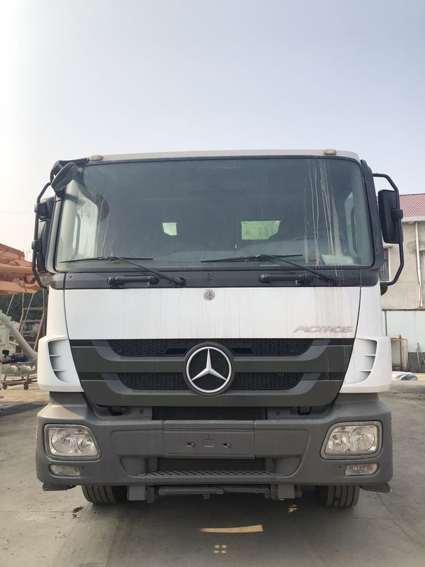 180m3 / H 50M प्रयुक्त ट्रक कंक्रीट पम्प, रिमोट कंट्रोल कंक्रीट पम्प Actros 4141