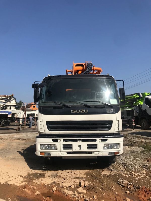 कंक्रीट ट्रांसमिशन के लिए 48 एम 160 एम 3 / एच सीमेंट पंप ट्रक वाइड वर्क रेंज: