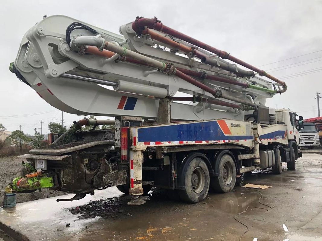 56m 309KW प्रयुक्त कंक्रीट पम्प ट्रक उच्च सुरक्षा फ़्रेम वर्ष 2010 180m3/h