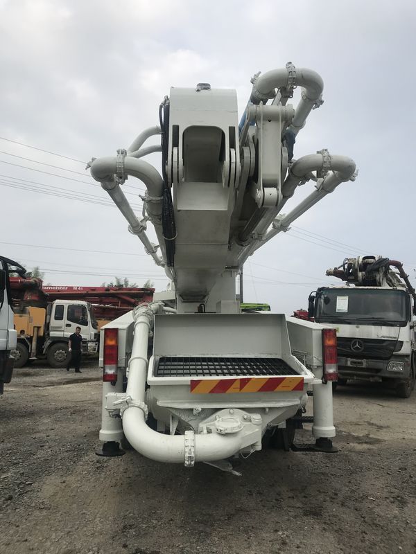 170m3/H 50m बूम कंक्रीट ट्रक 6 बूम सेक्शन के साथ भारी शुल्क