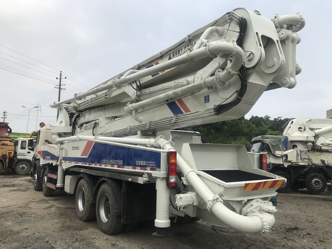 170m3/H 50m बूम कंक्रीट ट्रक 6 बूम सेक्शन के साथ भारी शुल्क