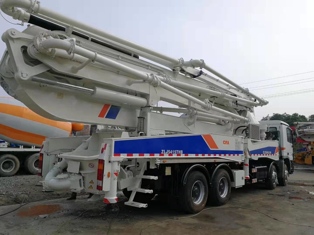 ISO90001 प्रमाणित 120m3/H बूम कंक्रीट पम्प ट्रक सुरक्षा फ्रेम के साथ:
