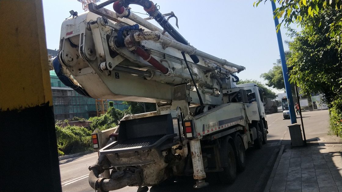 300KW जूमलियन कंक्रीट बूम ट्रक, बूम पंप ट्रक अच्छी तरह से रखरखाव किया जाता है