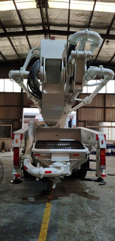 180m3/H 56m जूमलियन ट्रक, डीजल इंजन के साथ लांग बूम कंक्रीट पम्प