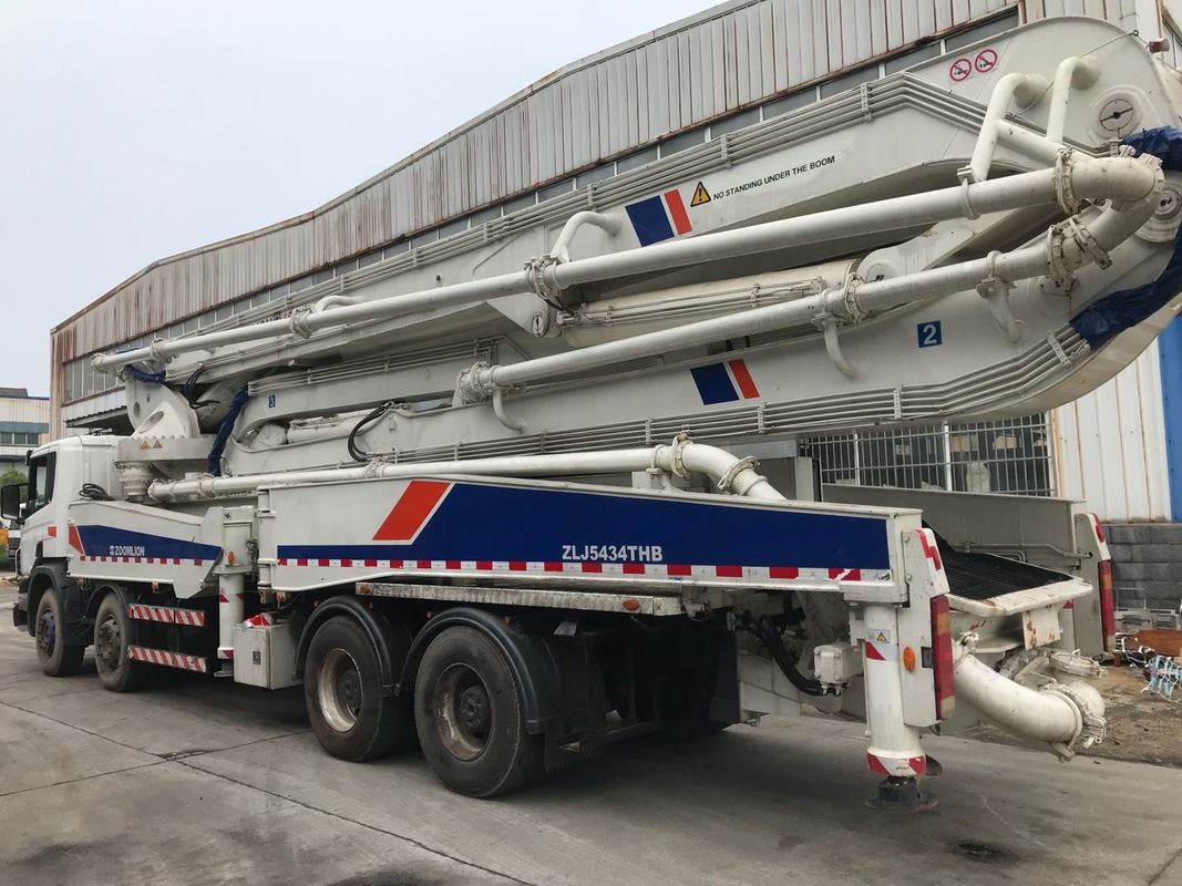 पंप के साथ 50 मीटर 309 किलोवाट सीमेंट ट्रक, स्कैनिया कंक्रीट ट्रक सेकेंड हैंड डीजल इंजन