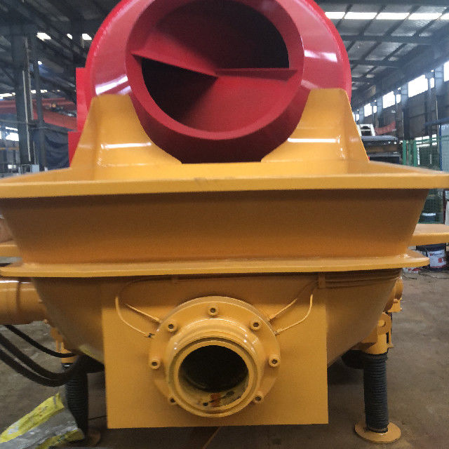 ISO90001 प्रमाणित पोर्टेबल कंक्रीट डालने की मशीन 170 लीटर टैंक के साथ