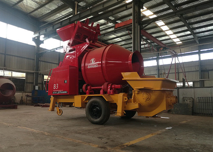 मिक्सर मशीन के साथ 62kw 30m3 / H कंक्रीट पंप, डीजल कंक्रीट पंप उच्च गतिशीलता