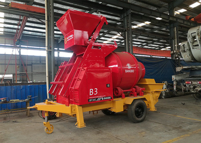 मिक्सर मशीन के साथ 62kw 30m3 / H कंक्रीट पंप, डीजल कंक्रीट पंप उच्च गतिशीलता