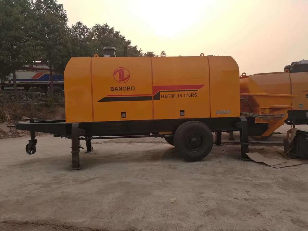 176KW 130 मीटर नया कंक्रीट पम्प, कंक्रीट डालने का पम्प ऑरेंज