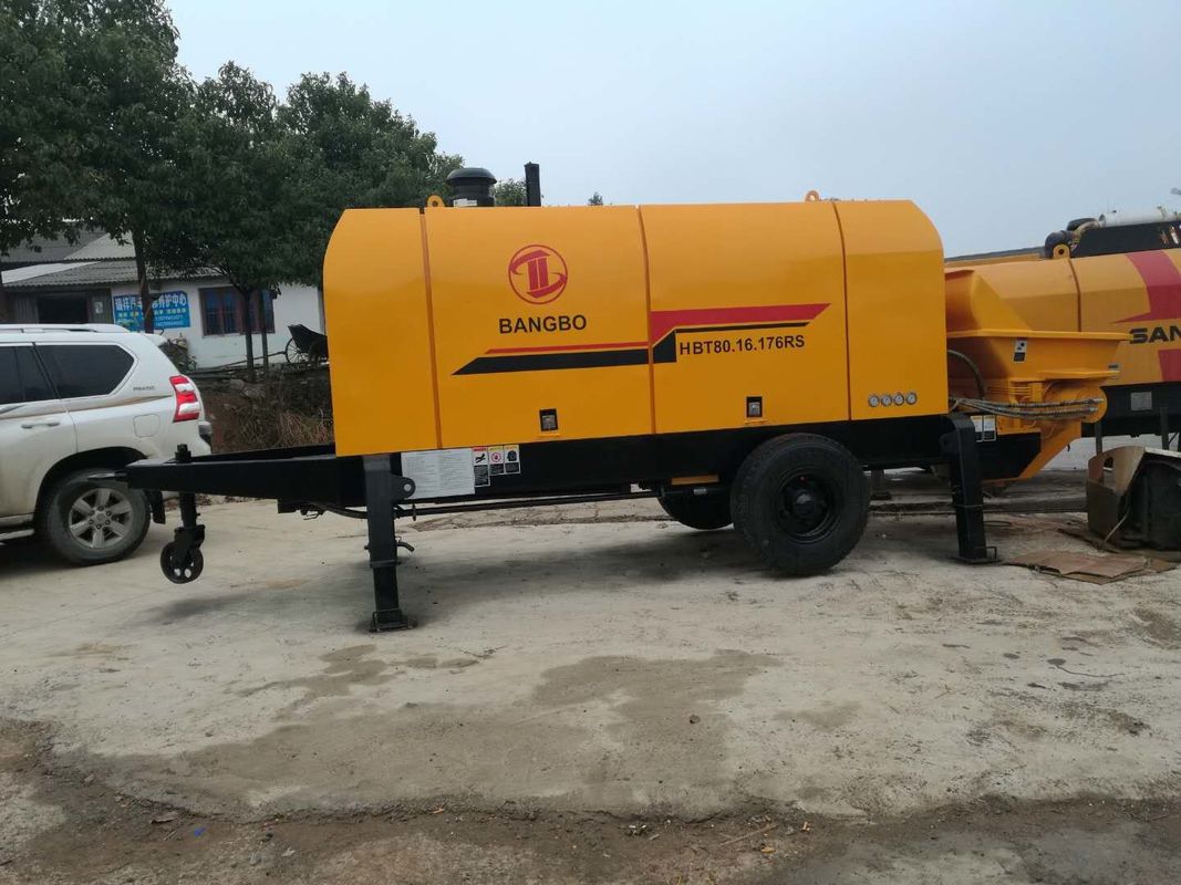 176KW 130 मीटर नया कंक्रीट पम्प, कंक्रीट डालने का पम्प ऑरेंज