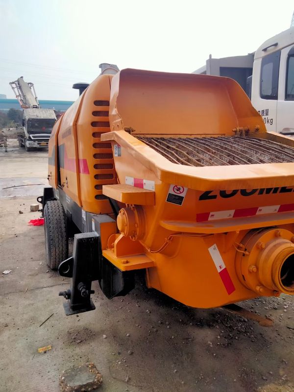 220 मीटर 80m3 / H प्रयुक्त कंक्रीट ट्रेलर पंप SAE प्रमाणपत्र के साथ पोर्टेबल छोटा