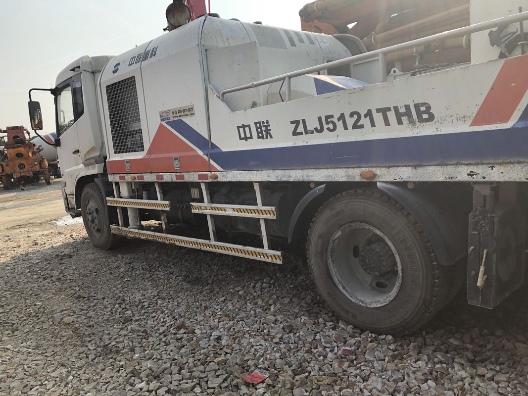 18 एमपीए 100 सीबीएम प्रयुक्त कंक्रीट ट्रेलर पंप, ट्रक कंक्रीट लाइन पंप घुड़सवार: