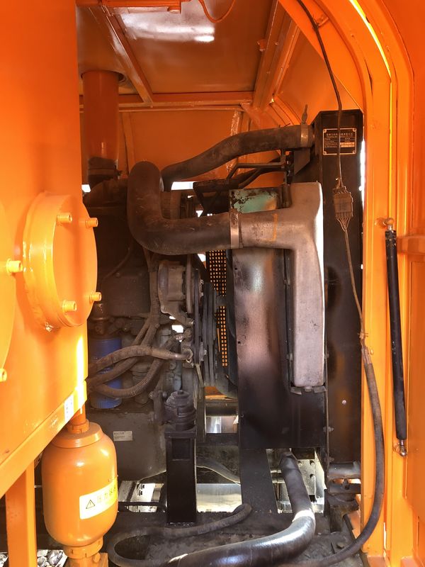 90M3 / H 14Mpa ट्रक का नवीनीकरण कंक्रीट लाइन पंप उच्च दक्षता घुड़सवार: