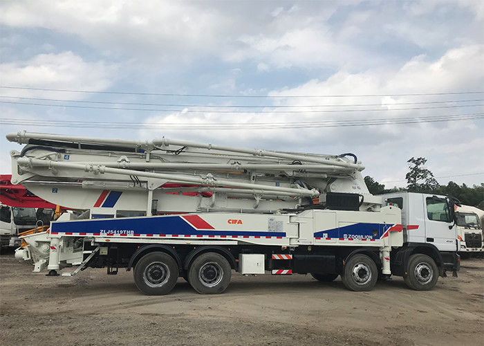 SAE प्रमाणित 180CBM / H कंक्रीट बूम ट्रक डीजल पावर उच्च दक्षता