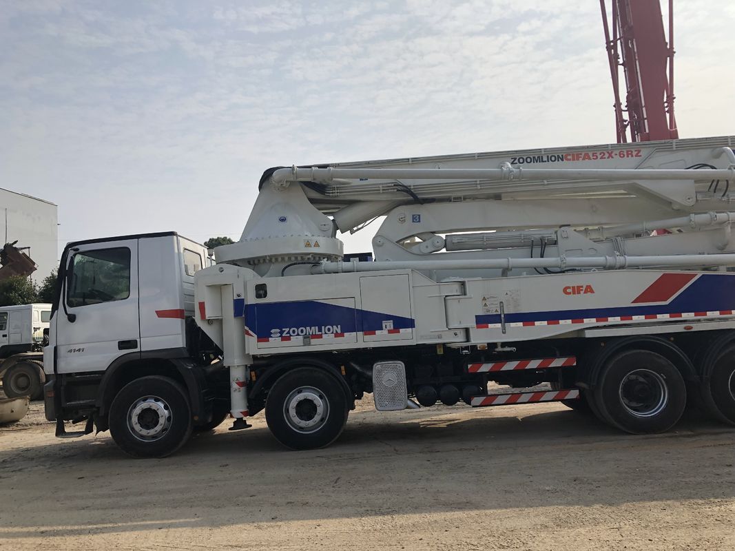 SAE प्रमाणित 180CBM / H कंक्रीट बूम ट्रक डीजल पावर उच्च दक्षता