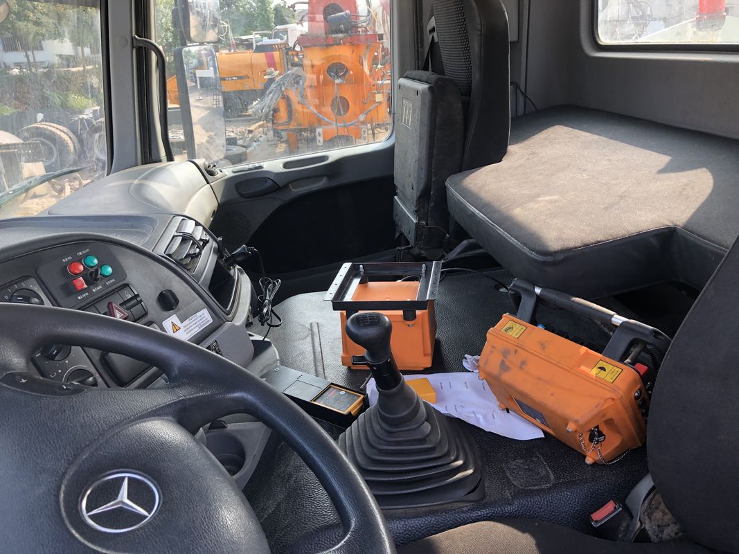 SAE प्रमाणित 180CBM / H कंक्रीट बूम ट्रक डीजल पावर उच्च दक्षता