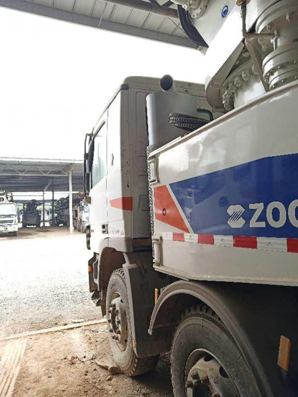 52m Actros 4141 चेसिस कंक्रीट बूम ट्रक, कंक्रीट निर्माण उपकरण 150M3 / H