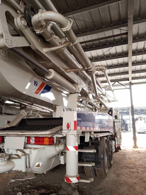 52m Actros 4141 चेसिस कंक्रीट बूम ट्रक, कंक्रीट निर्माण उपकरण 150M3 / H