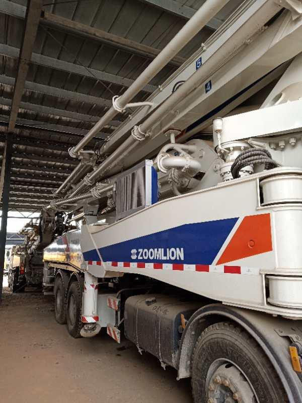 52m Actros 4141 चेसिस कंक्रीट बूम ट्रक, कंक्रीट निर्माण उपकरण 150M3 / H