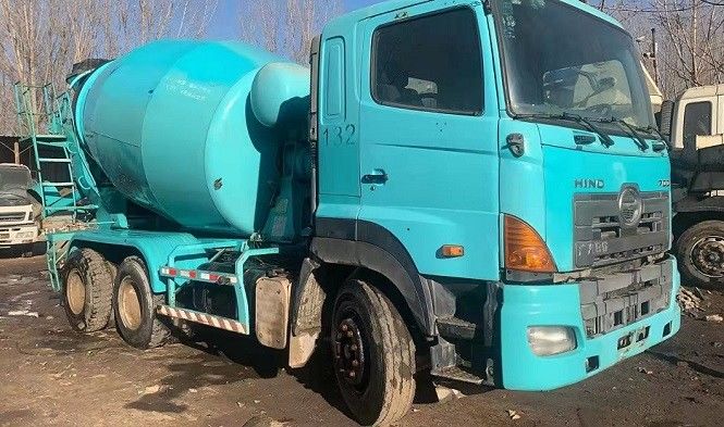 हिनो 700 चेसिस 10cbm कंक्रीट मिक्सिंग ट्रक, सीमेंट मिक्सर लॉरी सेकेंड हैंड