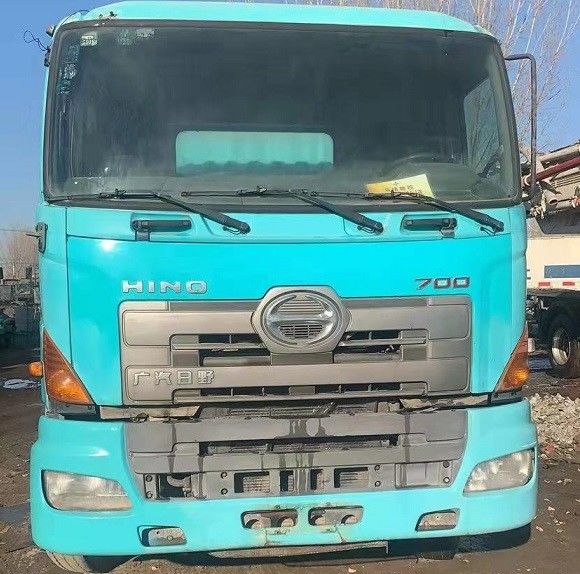 हिनो 700 चेसिस 10cbm कंक्रीट मिक्सिंग ट्रक, सीमेंट मिक्सर लॉरी सेकेंड हैंड