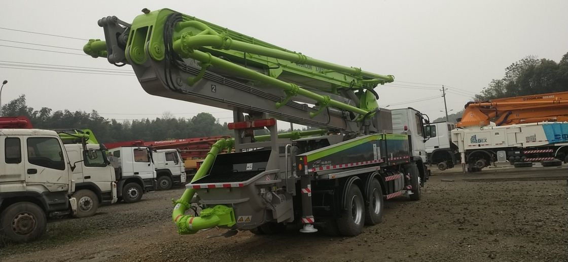 300KW 120 क्यूबिक रिफर्बिश्ड बिग कंक्रीट पम्प ट्रक एक्टर्स 4141 2012 वर्ष