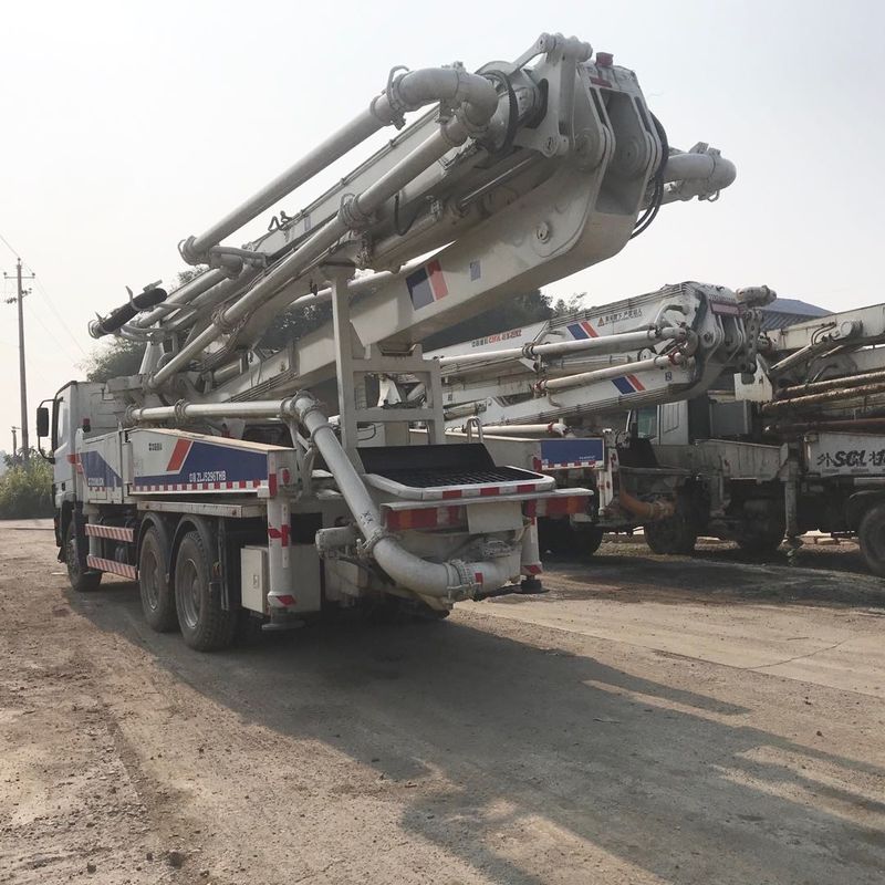 300KW 38m पंप प्रयुक्त सीमेंट ट्रक, स्थानांतरित करने के लिए प्रयुक्त कंक्रीट मशीन Actros 3341