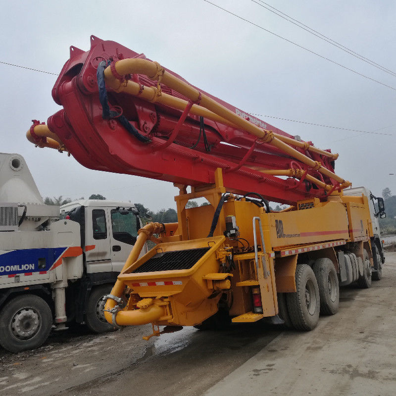 140m3/H डीजल इंजन प्रयुक्त ट्रक कंक्रीट पम्प , वोल्वो चेसिस के साथ 42m कंक्रीट पम्प