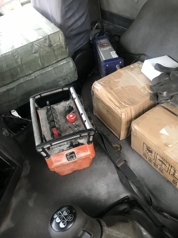 110m3 / H 279KW पंप सीमेंट ट्रक, प्रयुक्त कंक्रीट उपकरण वोल्वो चेसिस ISO90001