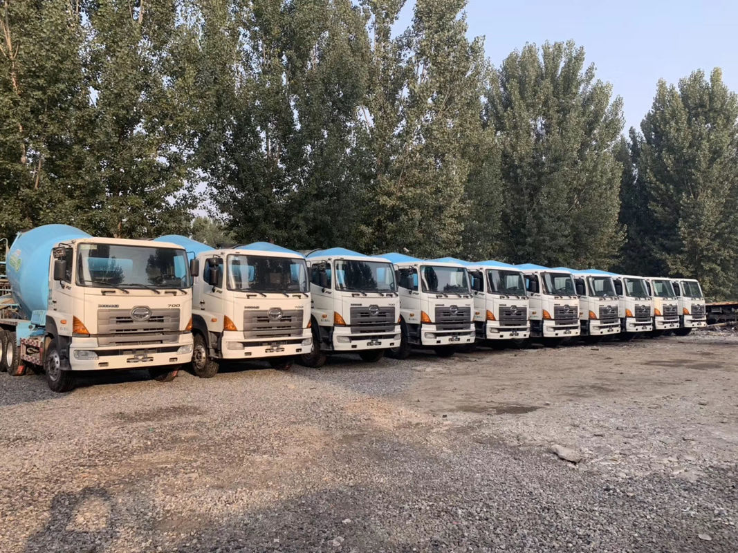 एसएई अनुमोदन के साथ 10CBM Zoomlion कंक्रीट मिक्सर ट्रक का उपयोग अच्छी स्थिति में करता है