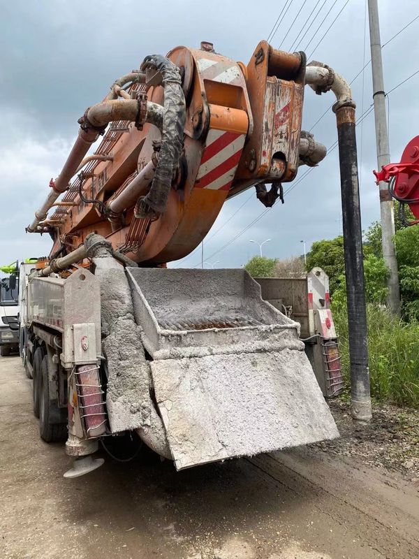 105M3/H कंक्रीट परिवहन ट्रक