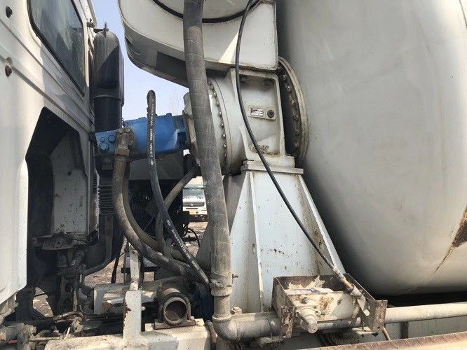 एसएई प्रमाणन के साथ 14 सीबीएम कंक्रीट मिक्सिंग लॉरी सिनोट्रुक 3 एक्सल