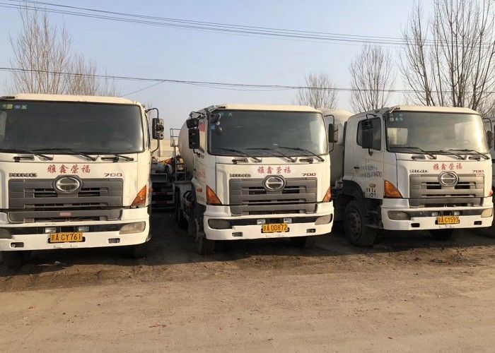 उच्च स्थिरता 9M3 कंक्रीट मिक्सर ट्रक 259KW 4 व्हील ड्राइव के साथ प्रयुक्त