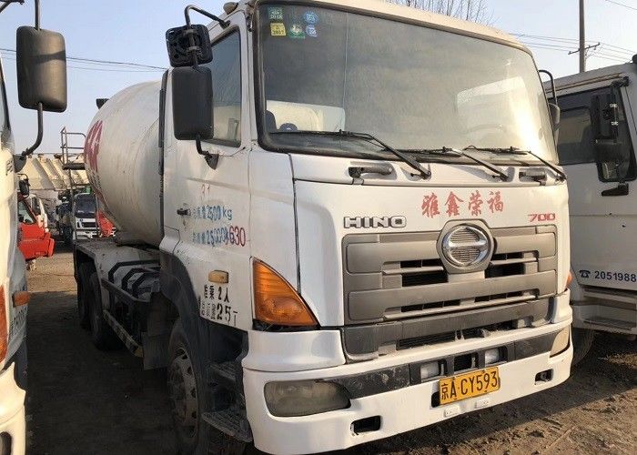 उच्च स्थिरता 9M3 कंक्रीट मिक्सर ट्रक 259KW 4 व्हील ड्राइव के साथ प्रयुक्त