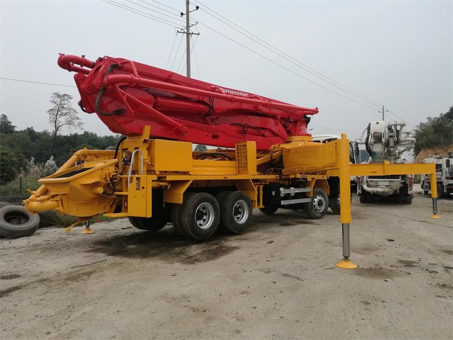 600L बैरल 42 मीटर प्रयुक्त सीमेंट ट्रक डीजल चालित उच्च विश्वसनीयता