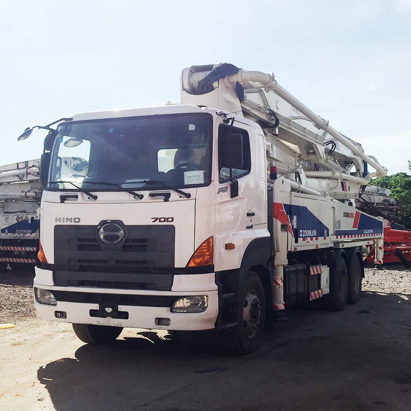 HINO 700 47m कंक्रीट बूम पंप ट्रक निर्माण के लिए 382KW घुड़सवार: