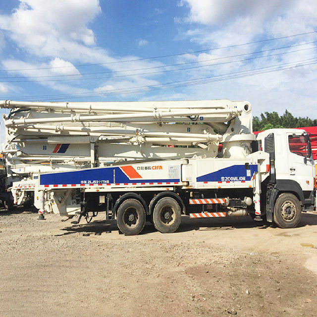 HINO 700 47m कंक्रीट बूम पंप ट्रक निर्माण के लिए 382KW घुड़सवार: